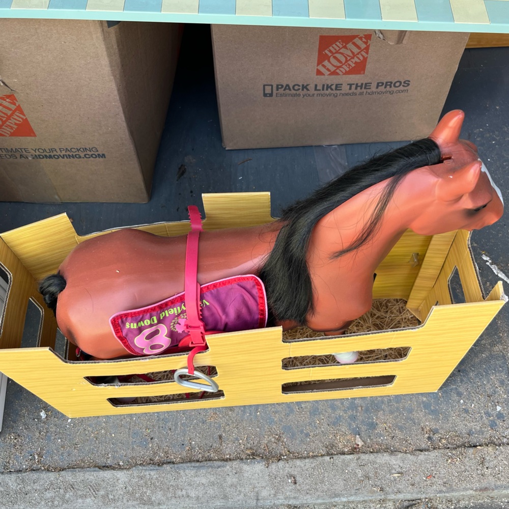 Doll Horse/Stable/Accessories